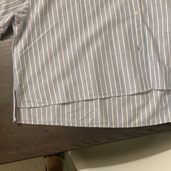 H&M Large Cropped Stripped Collared Button Down - Picture 4 of 10